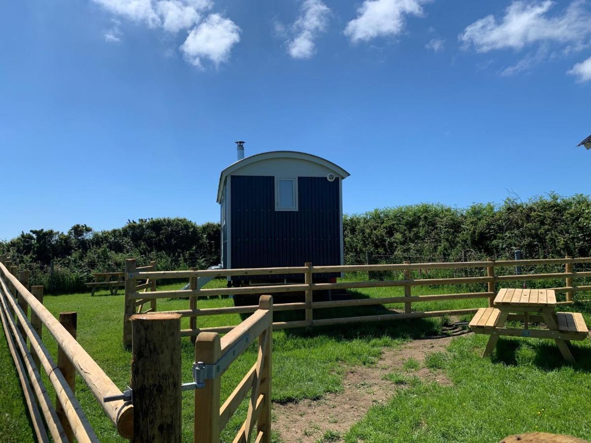 Ewe With A View Sea View Shepherds Huts Breage Exterior photo